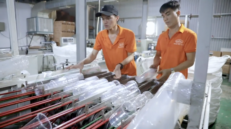 Công ty sản xuất ly nhựa HUNUFA